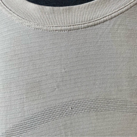 LULULEMON Swiftly Tech Top Relaxed Short Sleeve Shirt Cream White Size 6 - Picture 4 of 9